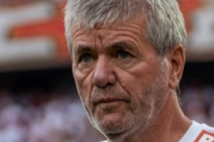 CCTV5在线直播-官方：带队两胜确保升级，科隆临时主帅冯克尔离任