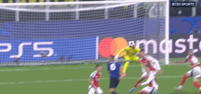 1730934780691066988.gif 点球.gif