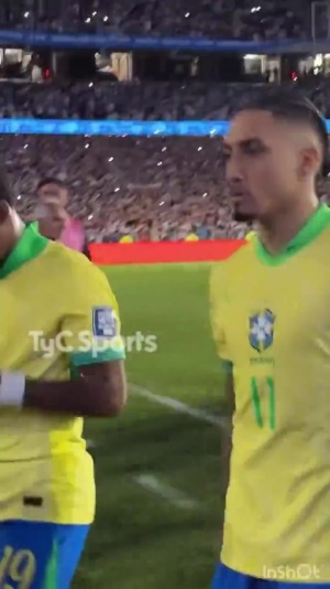 CCTV5在线直播-遭阿根廷双杀！赛后拉菲尼亚一言不发离开球场