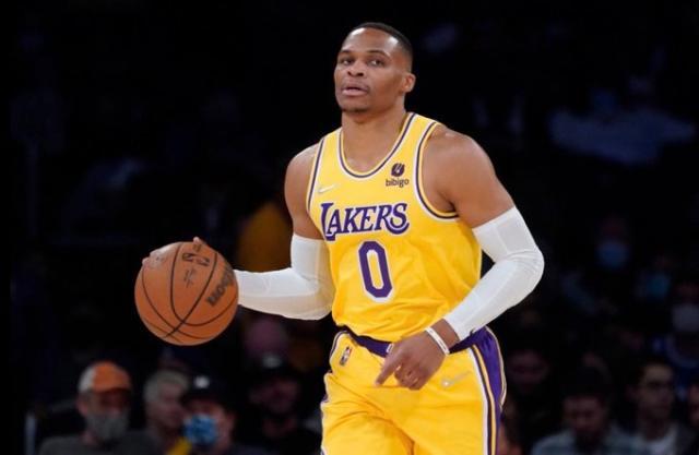 足球直播-韦少：赛季起起伏伏很正常 我们的目标仍是总冠军