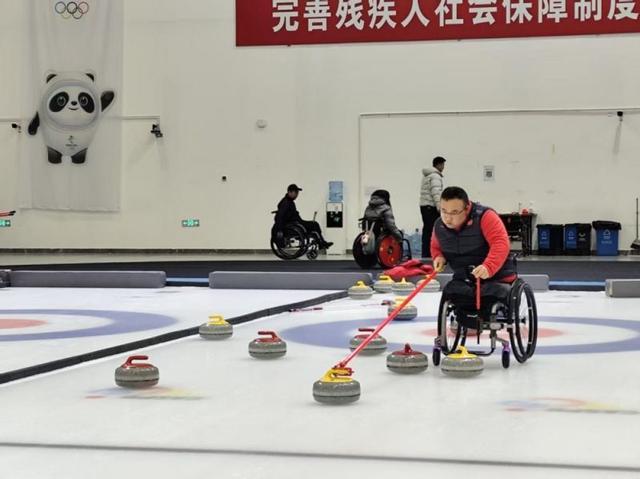 CCTV5在线直播-冰上逐梦正当时，中国残疾人运动员全力备战米兰冬残奥会